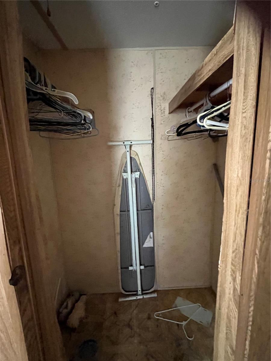 Image 24 of 36 For 3535 King Court