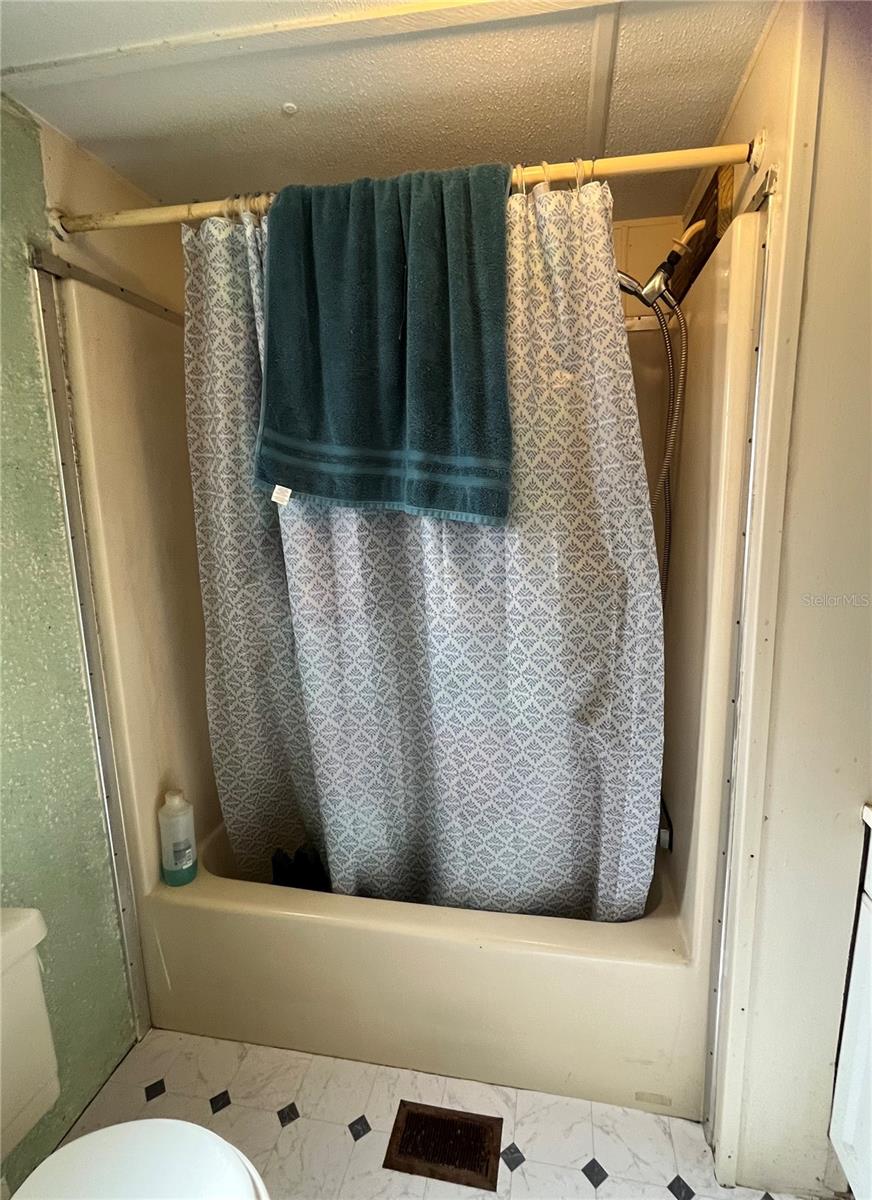 Image 26 of 36 For 3535 King Court