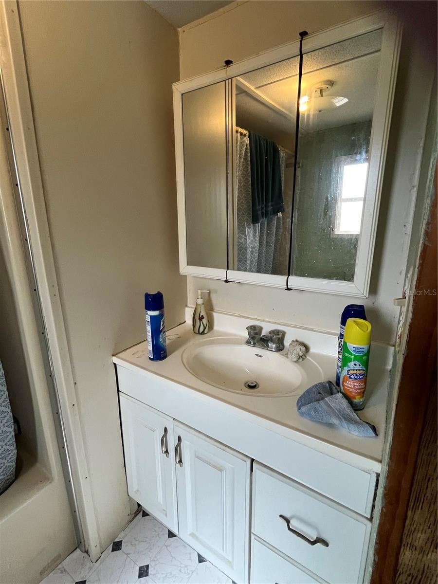 Image 27 of 36 For 3535 King Court