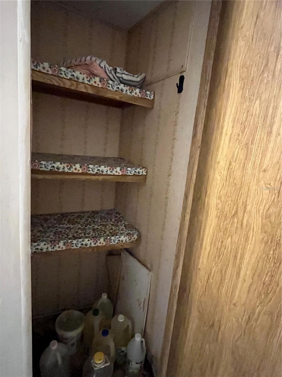 Image 9 of 36 For 3535 King Court