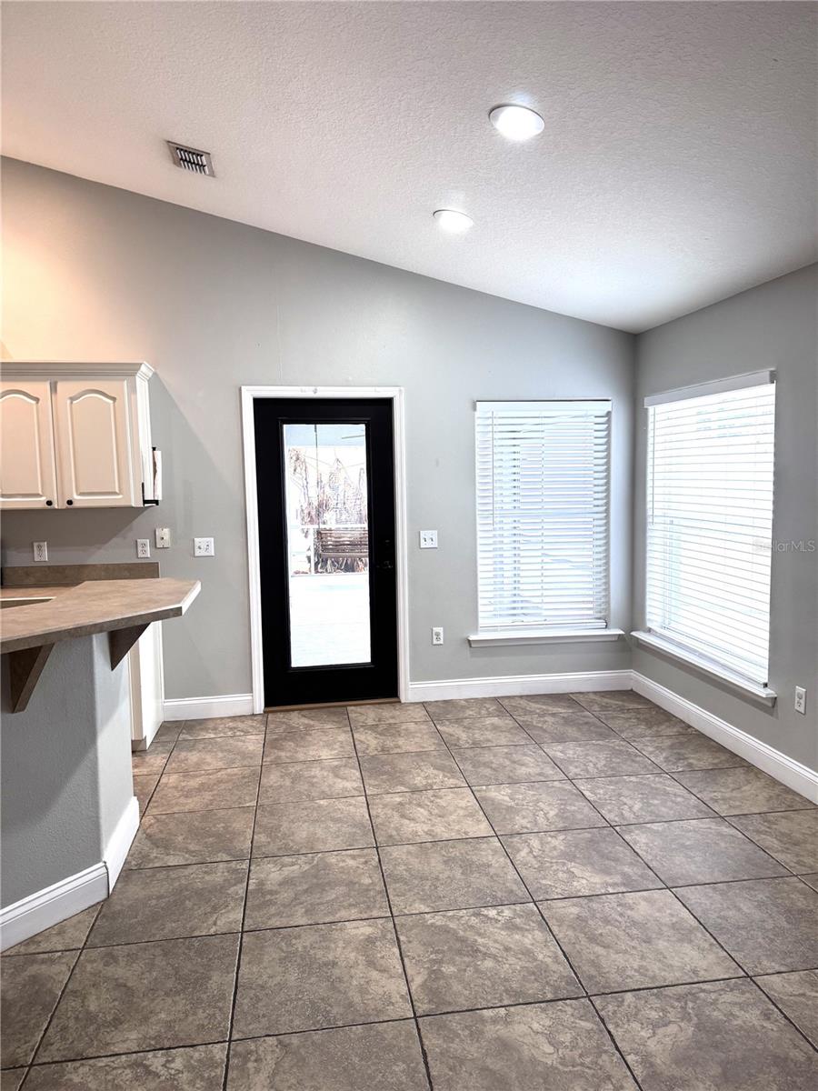 Image 13 of 39 For 2616 Hickory View Loop