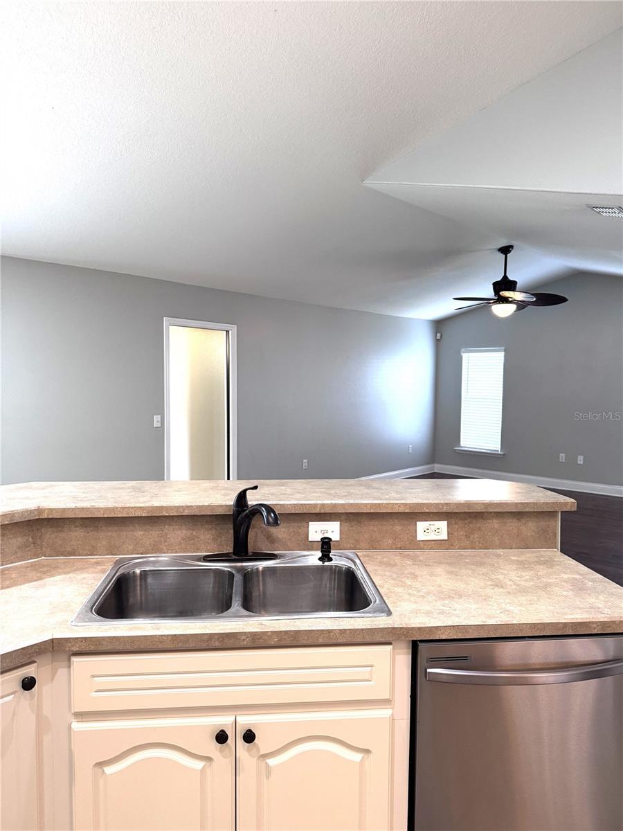 Image 17 of 39 For 2616 Hickory View Loop