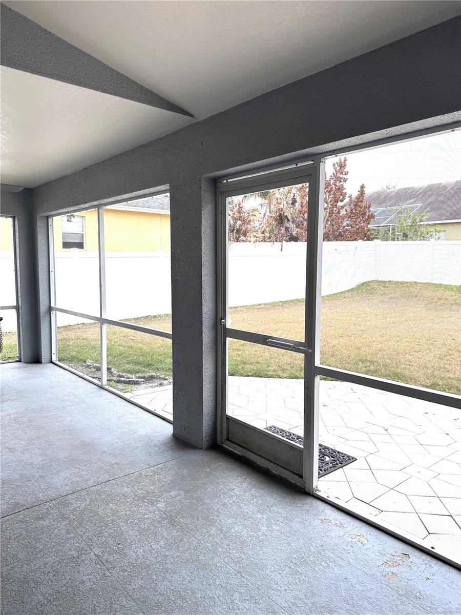 Image 37 of 39 For 2616 Hickory View Loop