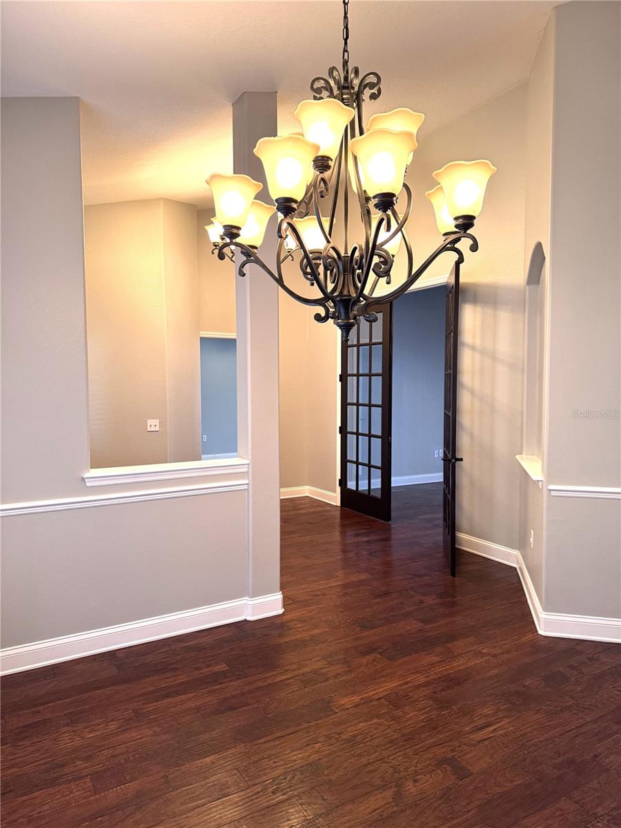 Image 4 of 39 For 2616 Hickory View Loop