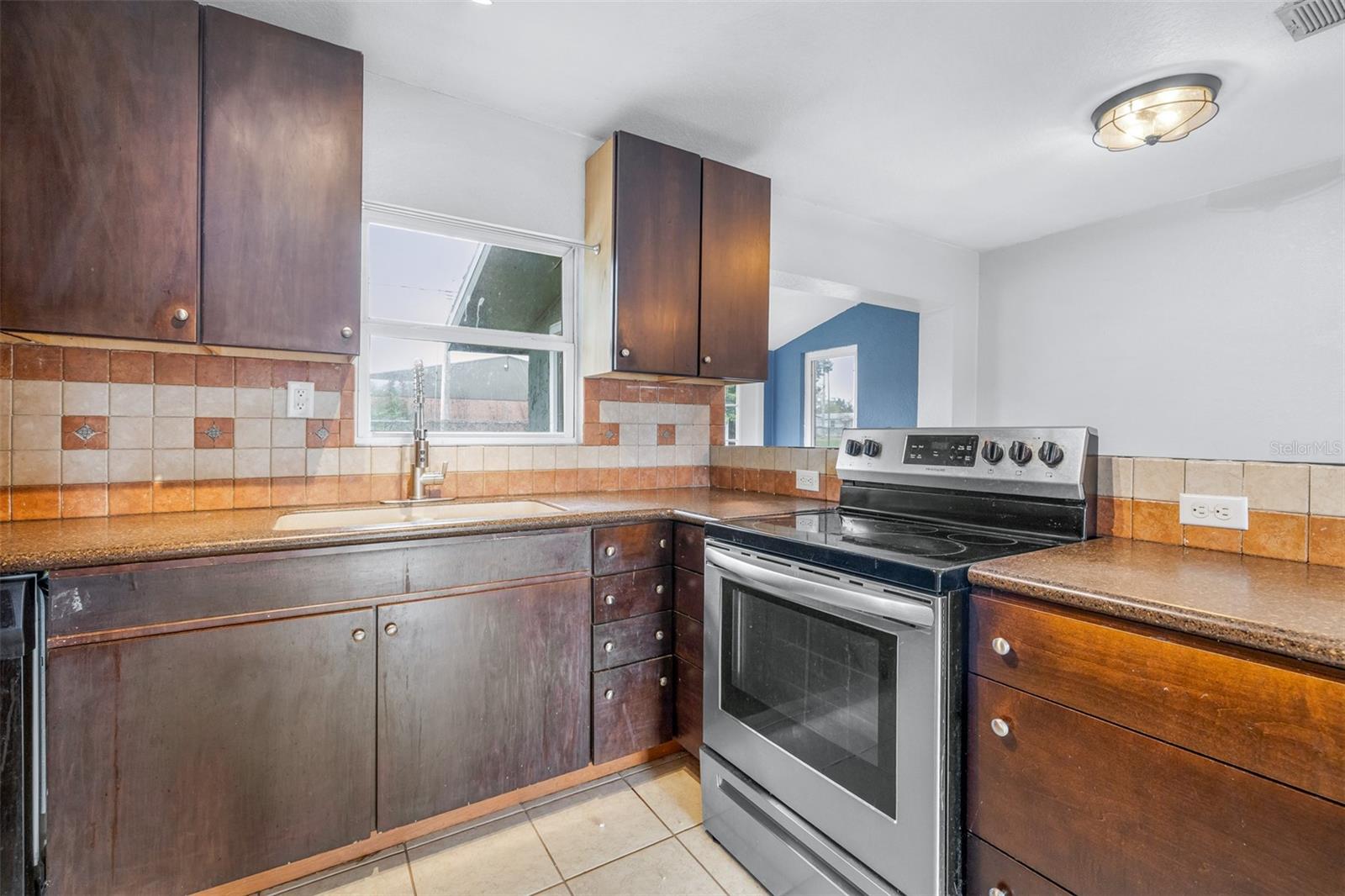 Image 11 of 27 For 2584 Edmond Circle