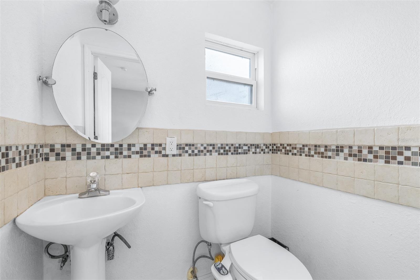 Image 14 of 27 For 2584 Edmond Circle