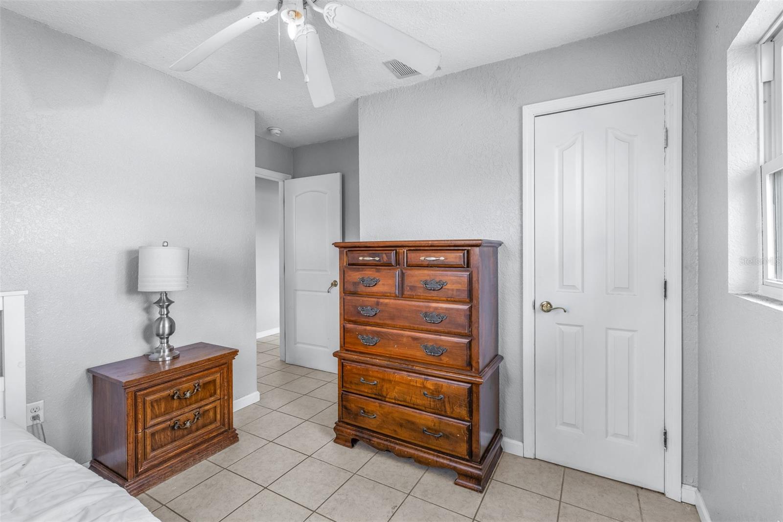 Image 16 of 27 For 2584 Edmond Circle