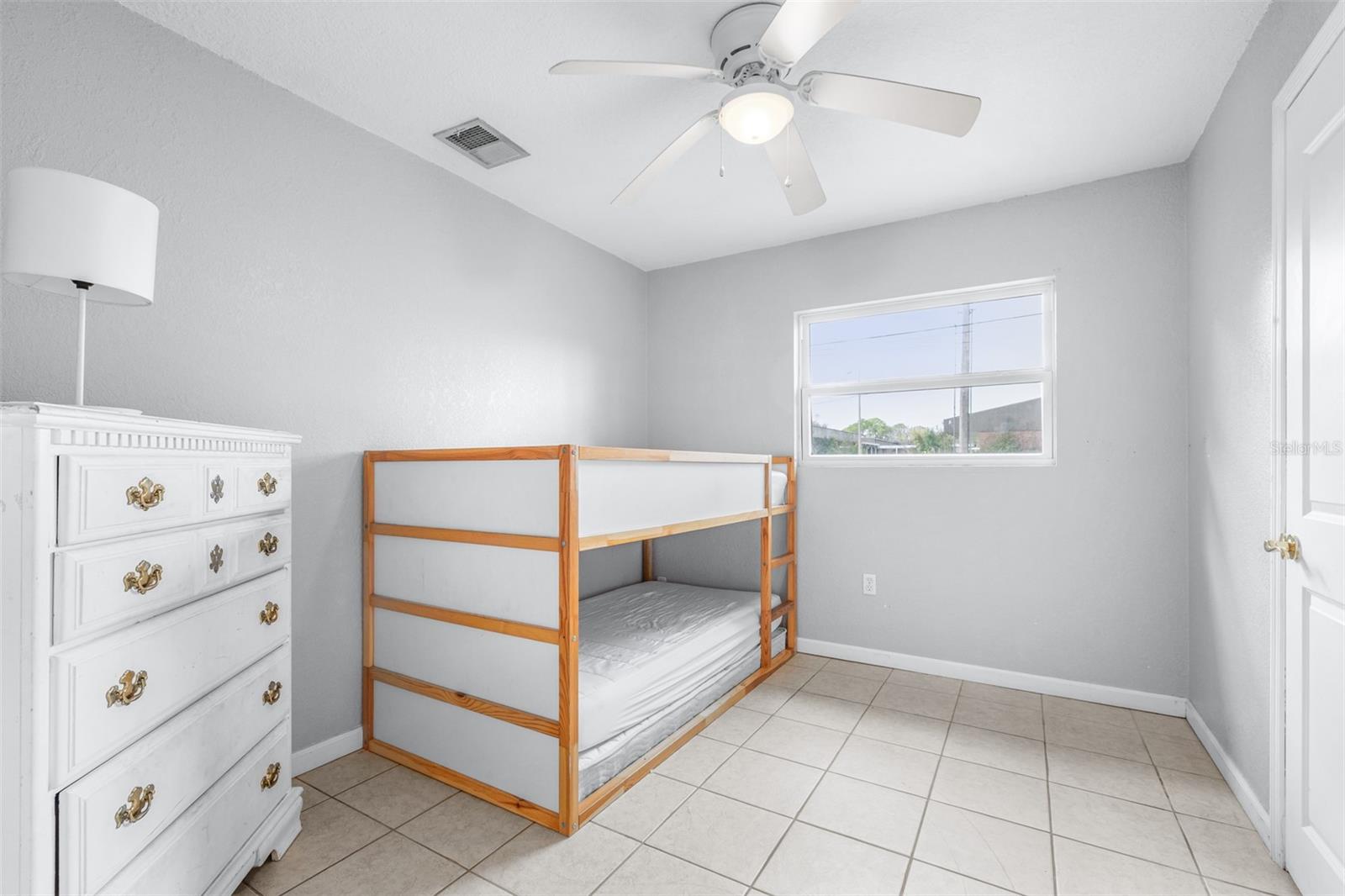 Image 18 of 27 For 2584 Edmond Circle