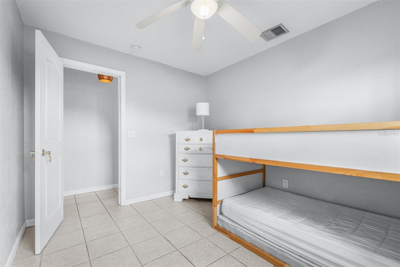 Image 19 of 27 For 2584 Edmond Circle