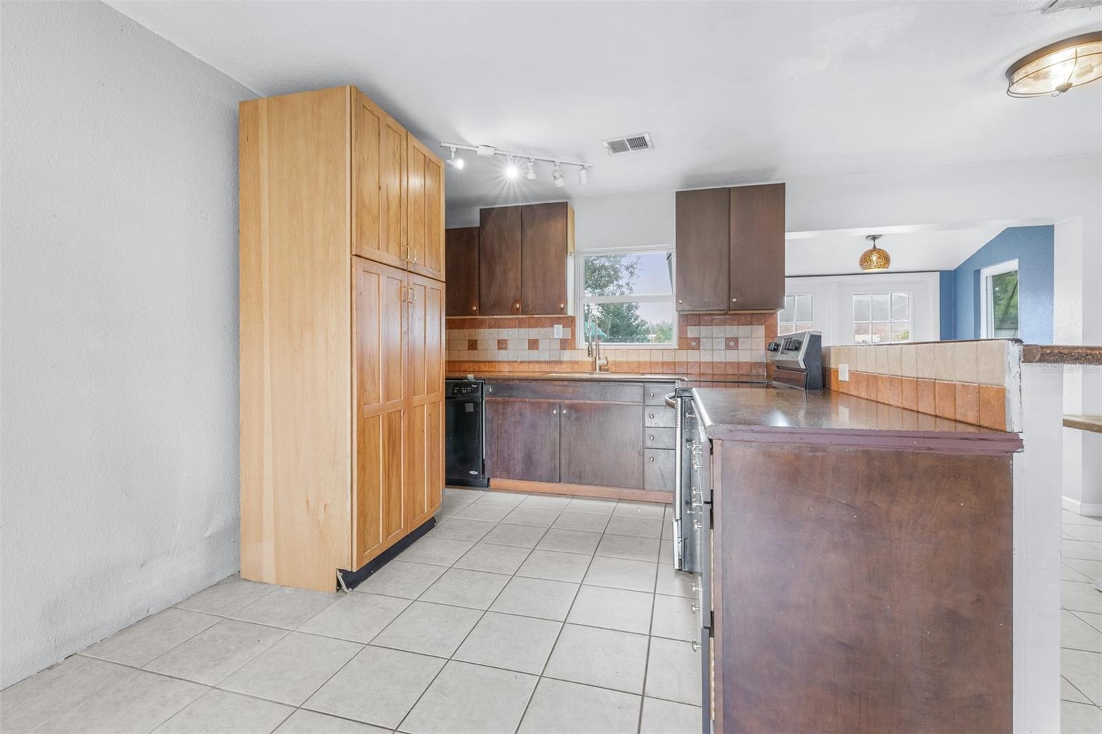 Image 9 of 27 For 2584 Edmond Circle