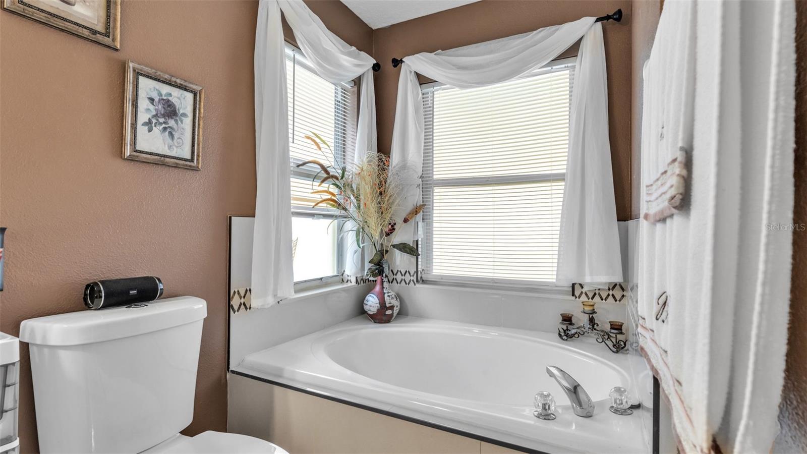 Image 5 of 40 For 5410 Lindburg Street