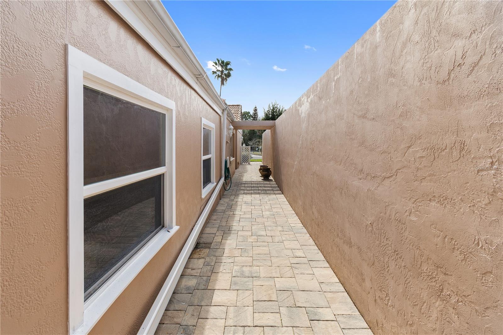 Image 25 of 43 For 111 Las Flores