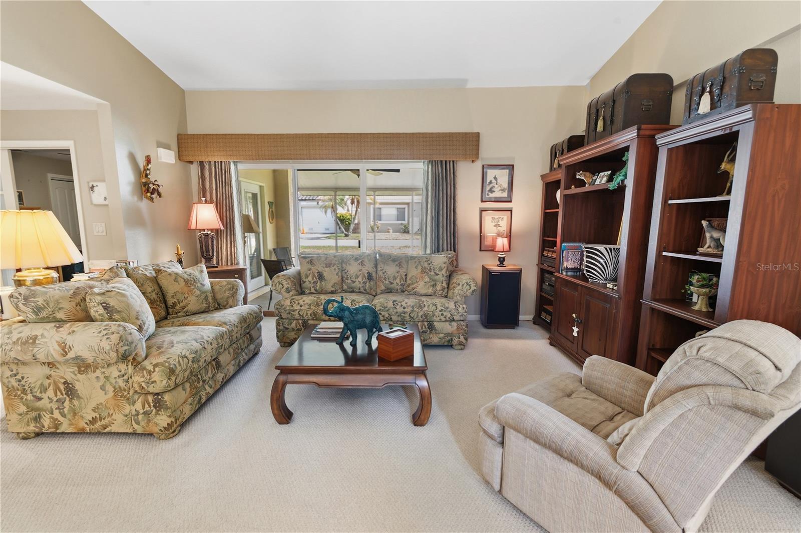 Image 5 of 43 For 111 Las Flores