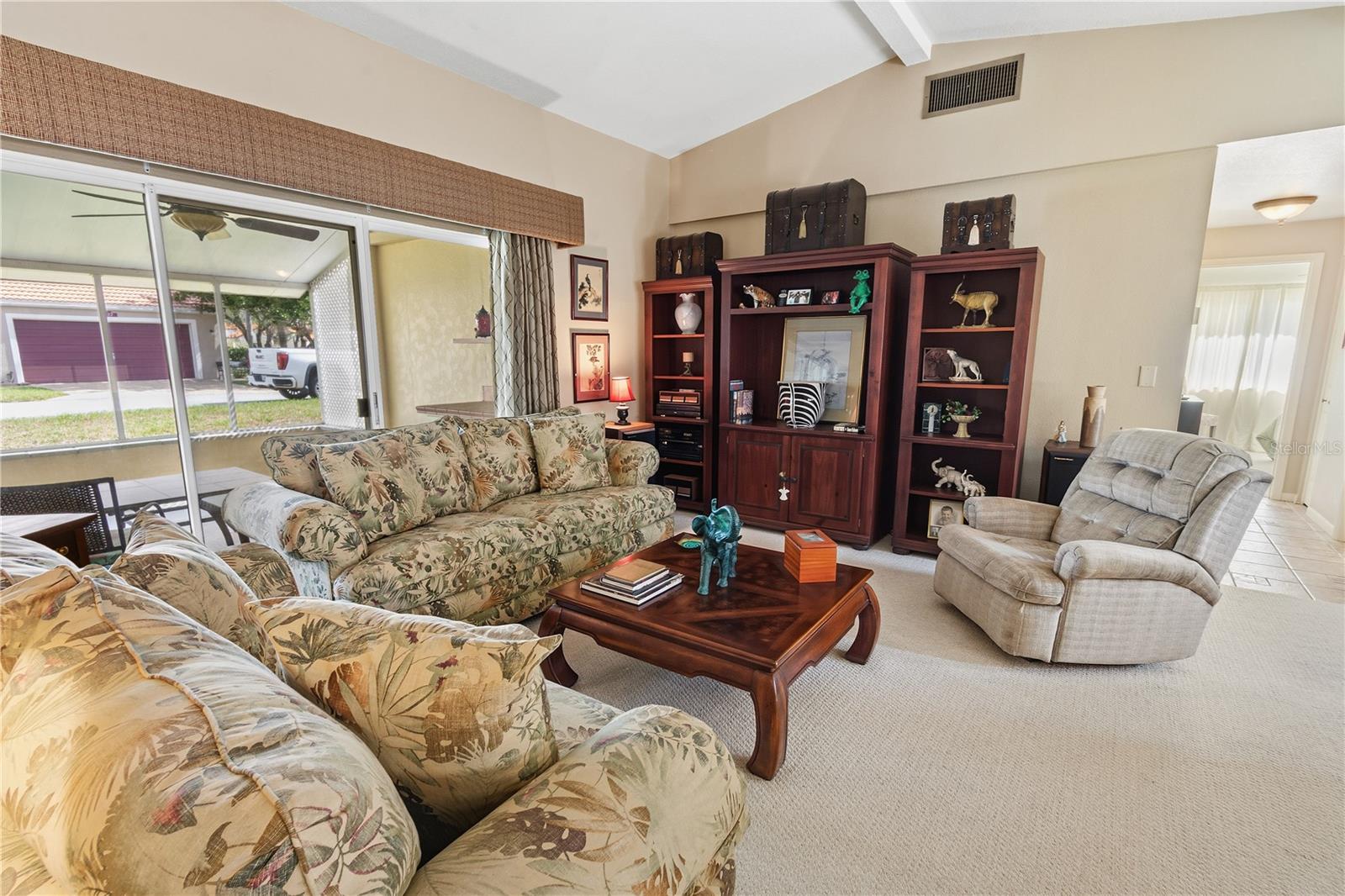 Image 6 of 43 For 111 Las Flores