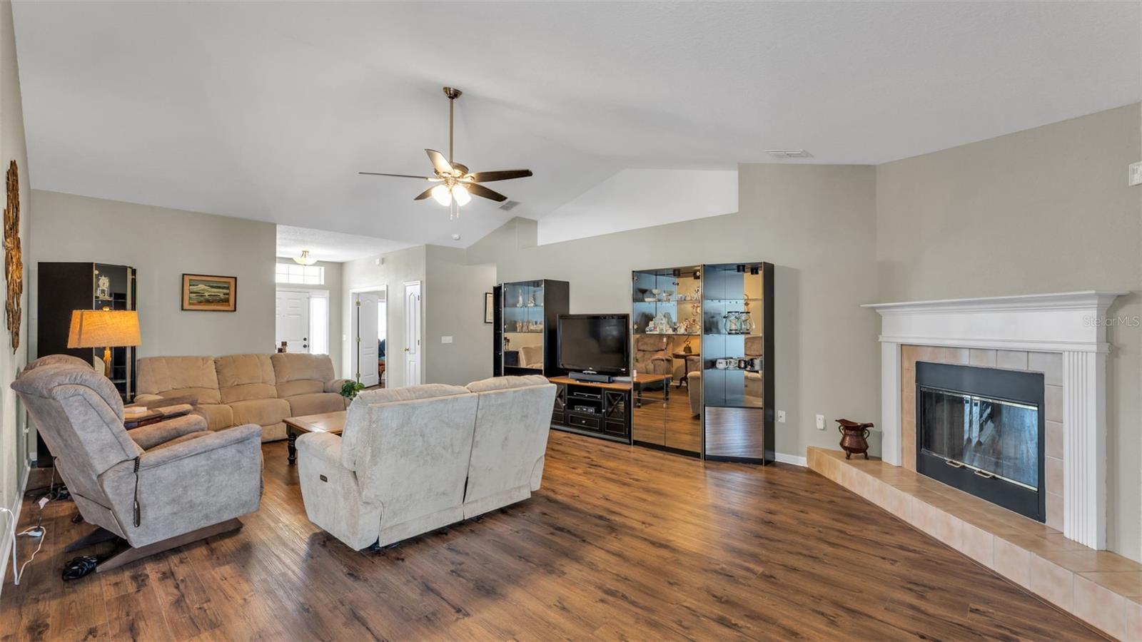 Image 18 of 43 For 7755 Canterbury Circle