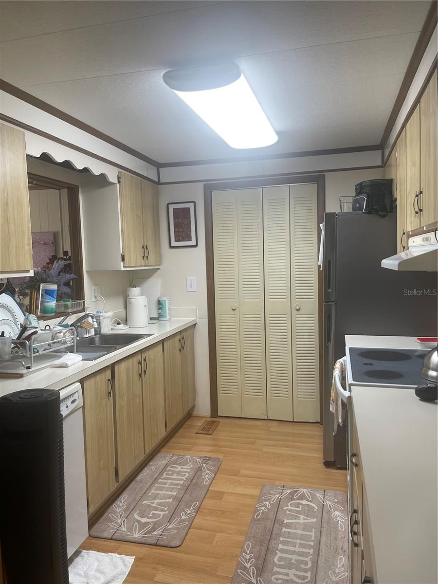 Image 7 of 21 For 501 Oak Ridge E