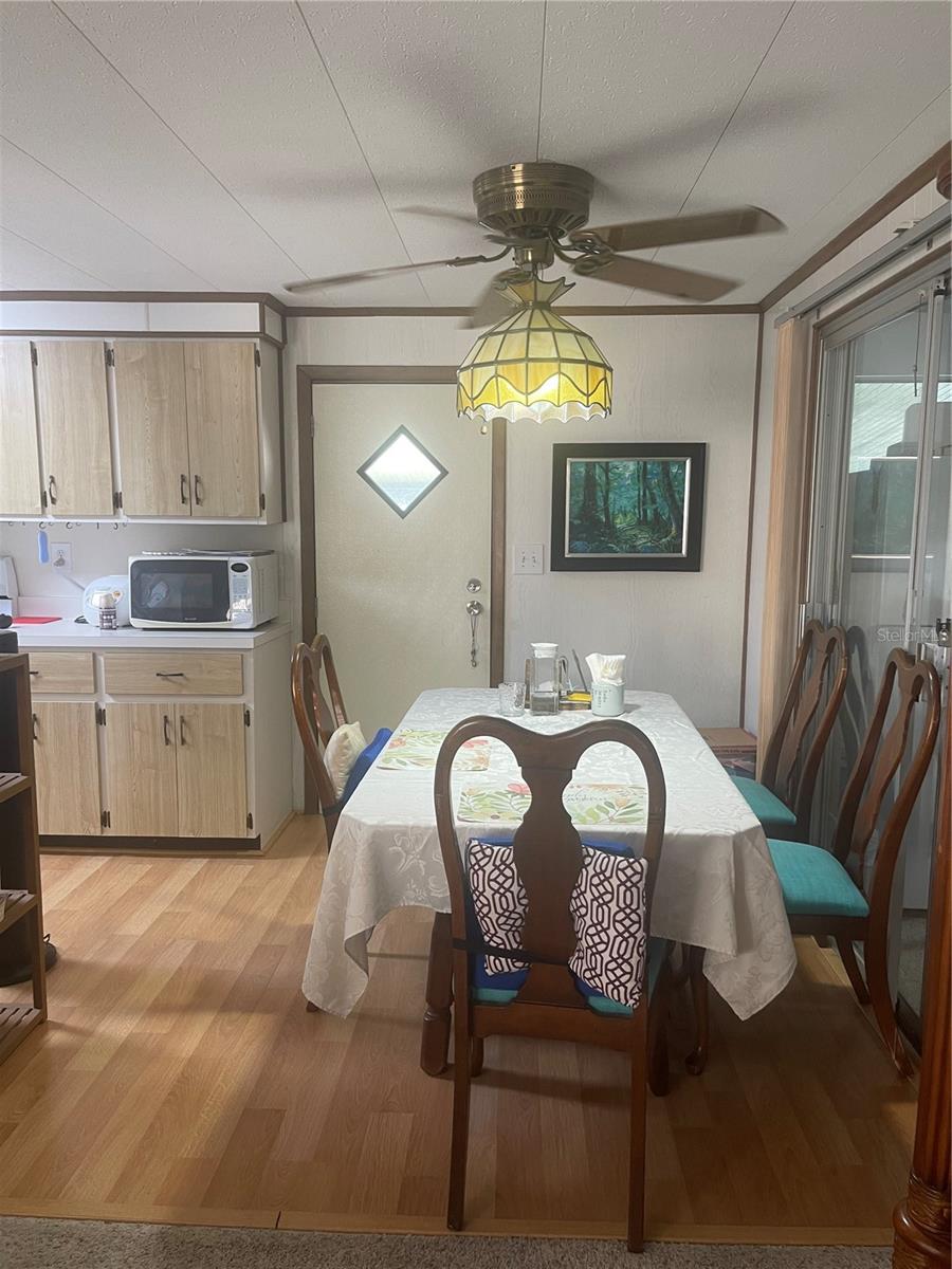 Image 8 of 21 For 501 Oak Ridge E