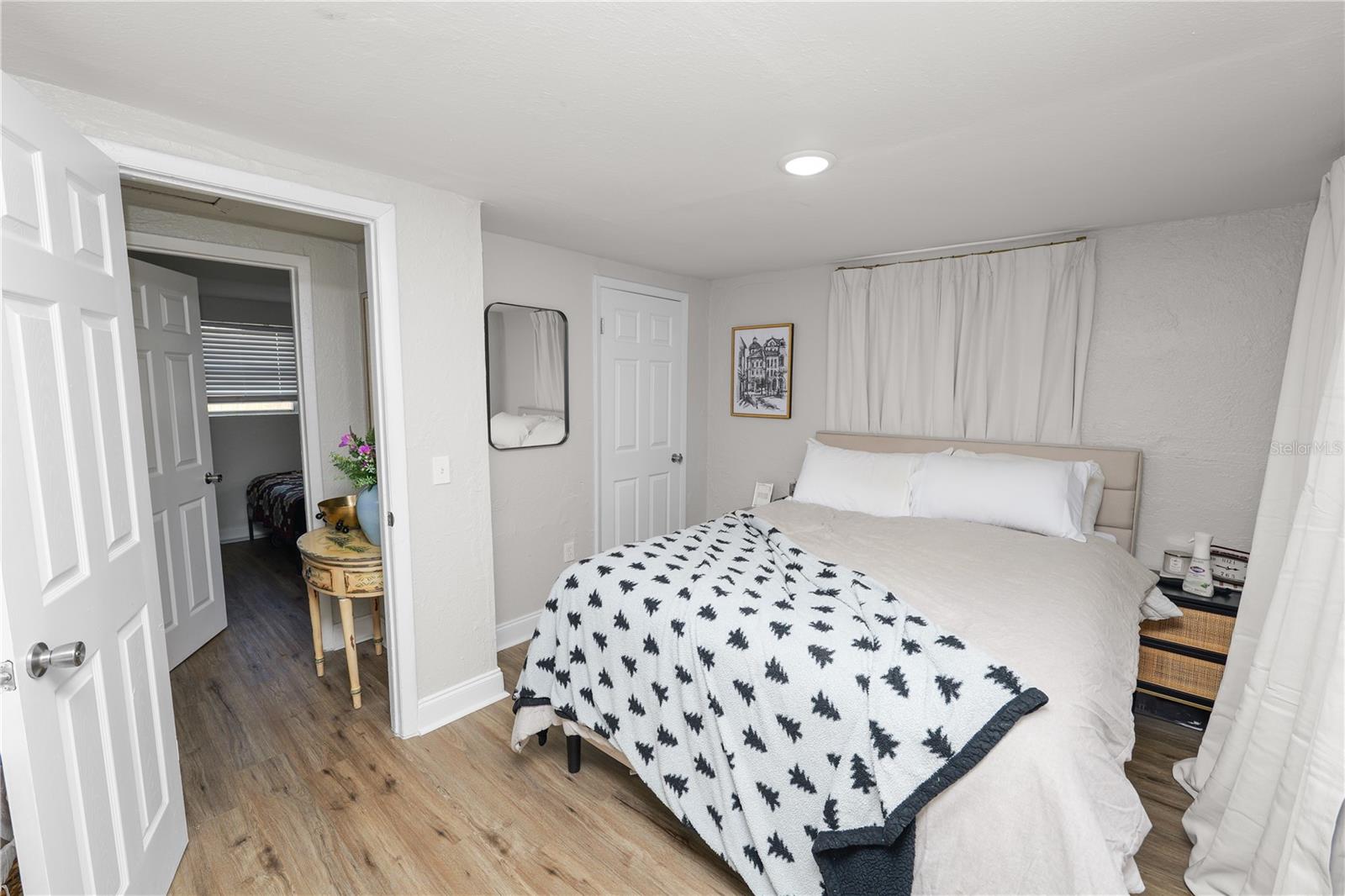 Image 11 of 18 For 272 Avenue A