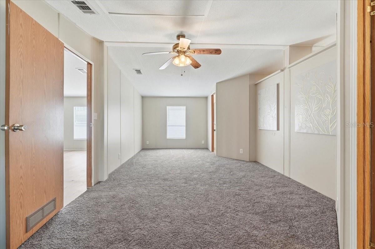 Image 14 of 38 For 436 Oak Ridge W