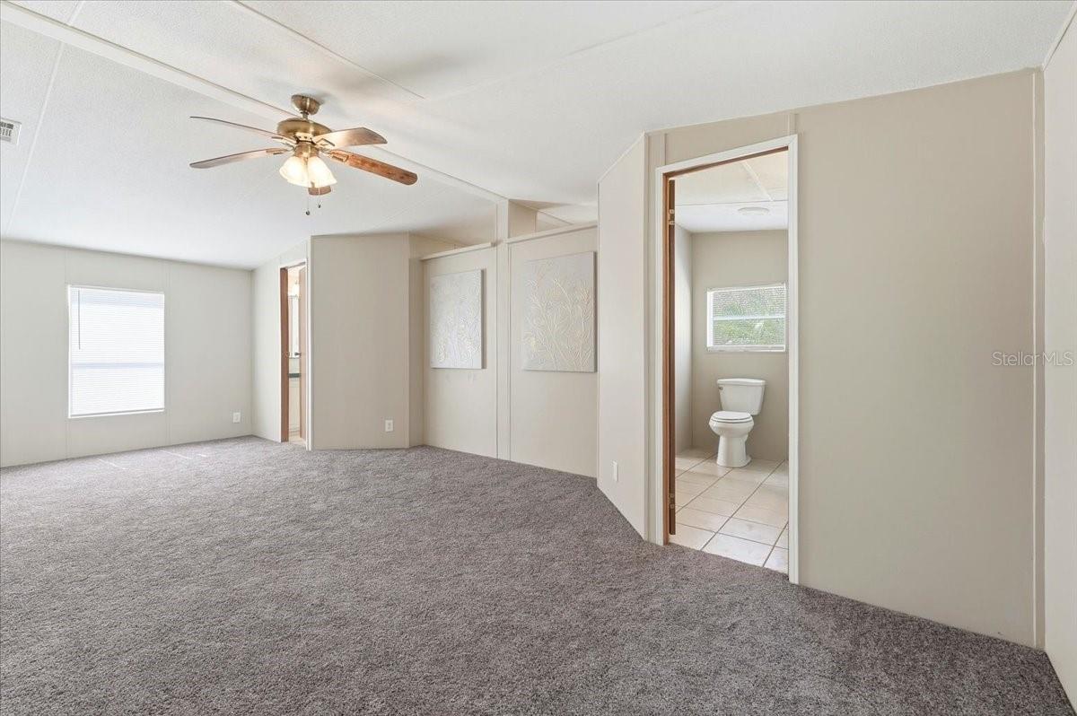 Image 17 of 38 For 436 Oak Ridge W