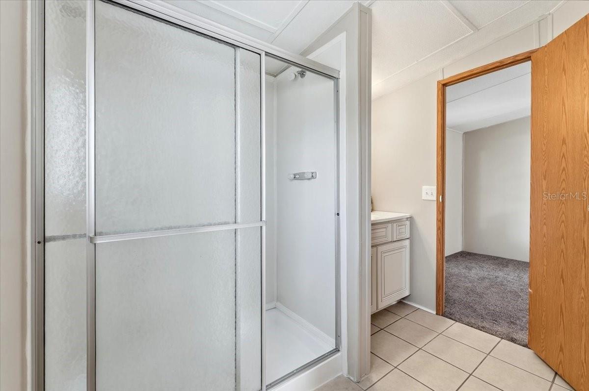 Image 21 of 38 For 436 Oak Ridge W