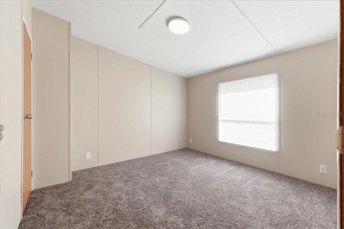 Image 23 of 38 For 436 Oak Ridge W