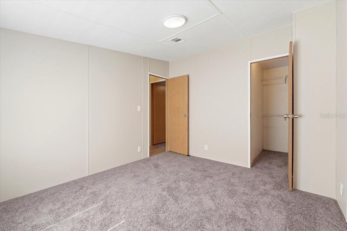 Image 24 of 38 For 436 Oak Ridge W