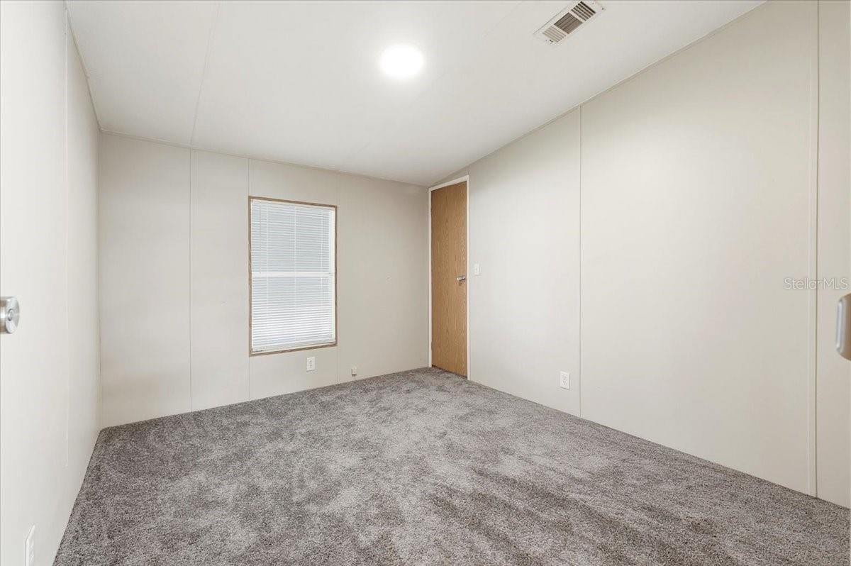 Image 25 of 38 For 436 Oak Ridge W