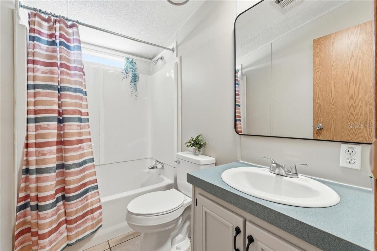 Image 27 of 38 For 436 Oak Ridge W