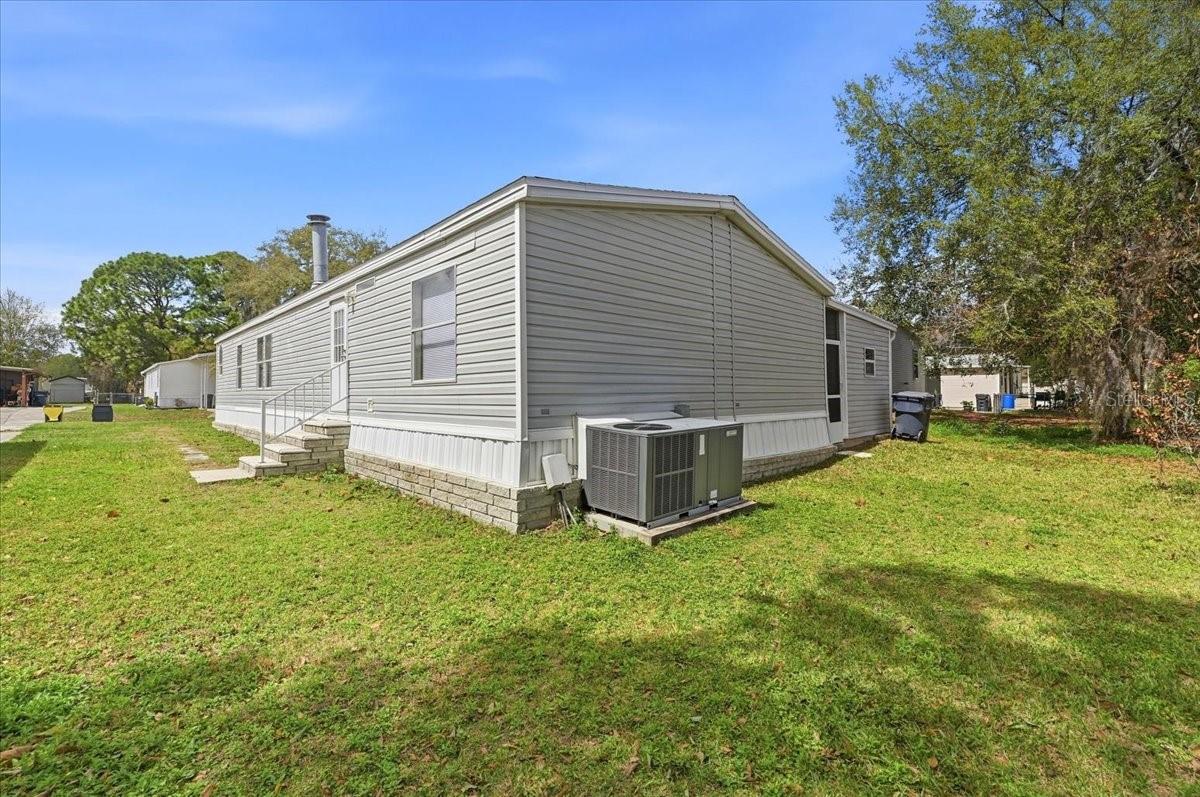 Image 32 of 38 For 436 Oak Ridge W