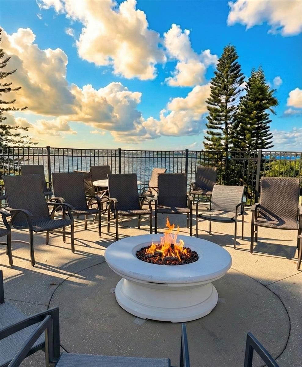 Image 31 of 41 For 332 Caladium Avenue