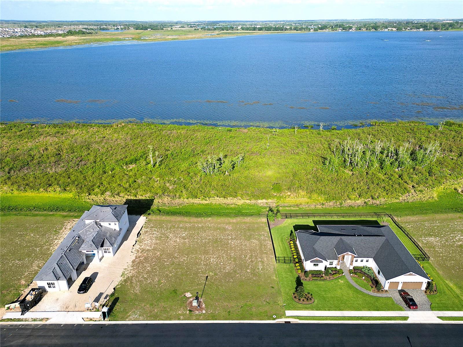 Image 2 of 41 For 328 Caladium Avenue