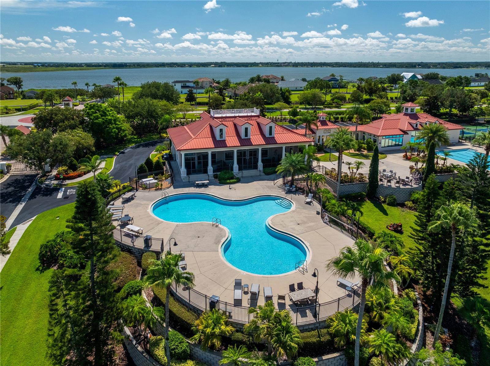 Image 28 of 41 For 328 Caladium Avenue