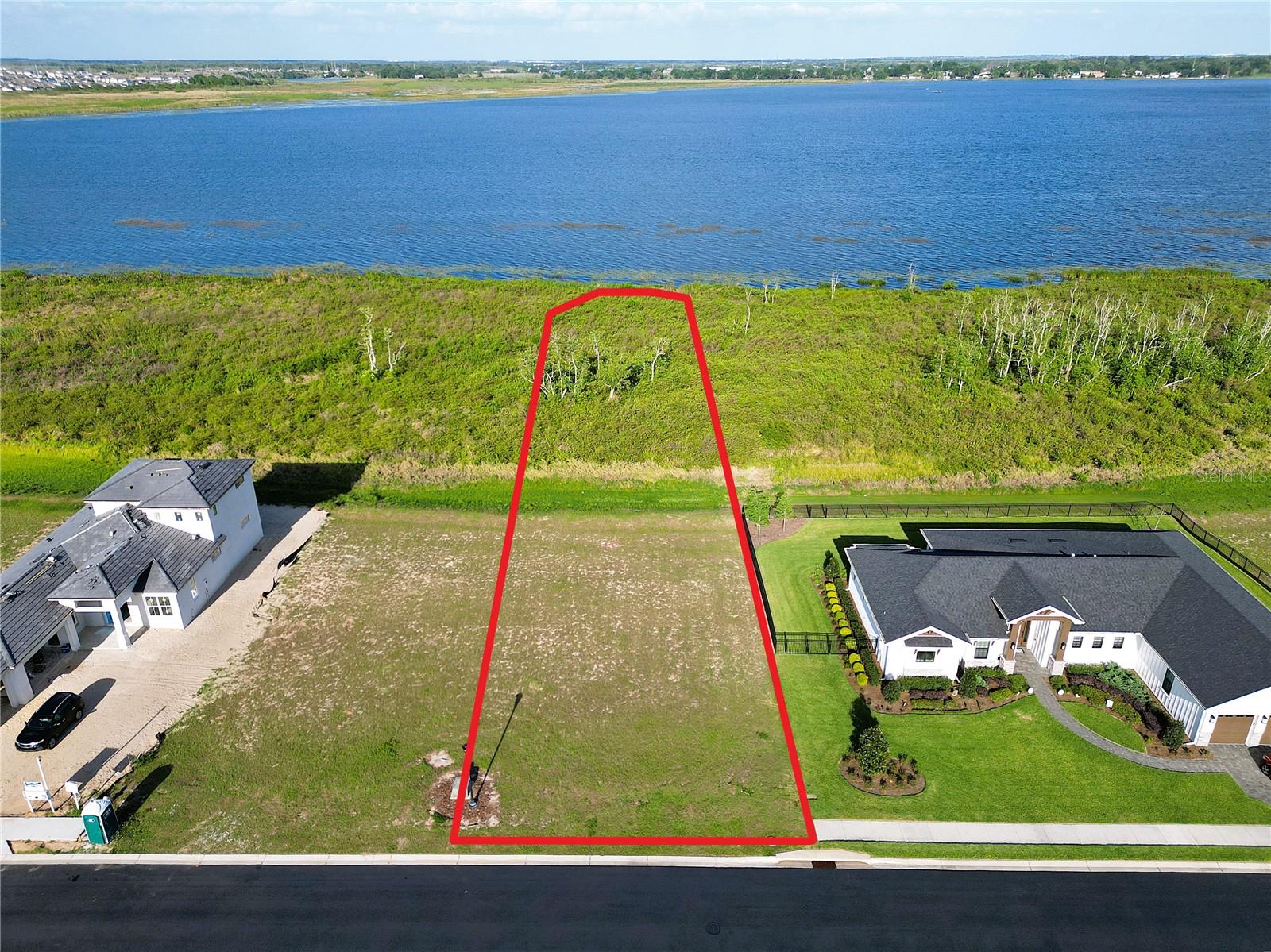 Image 3 of 41 For 328 Caladium Avenue