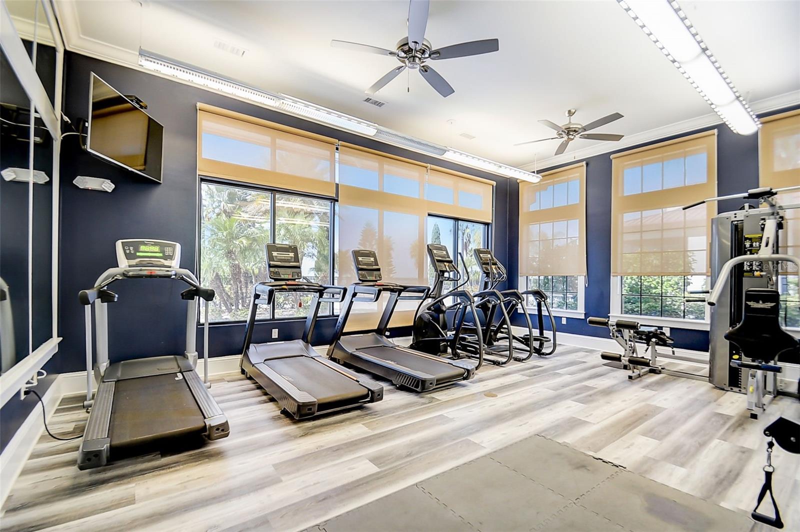 Image 32 of 41 For 328 Caladium Avenue