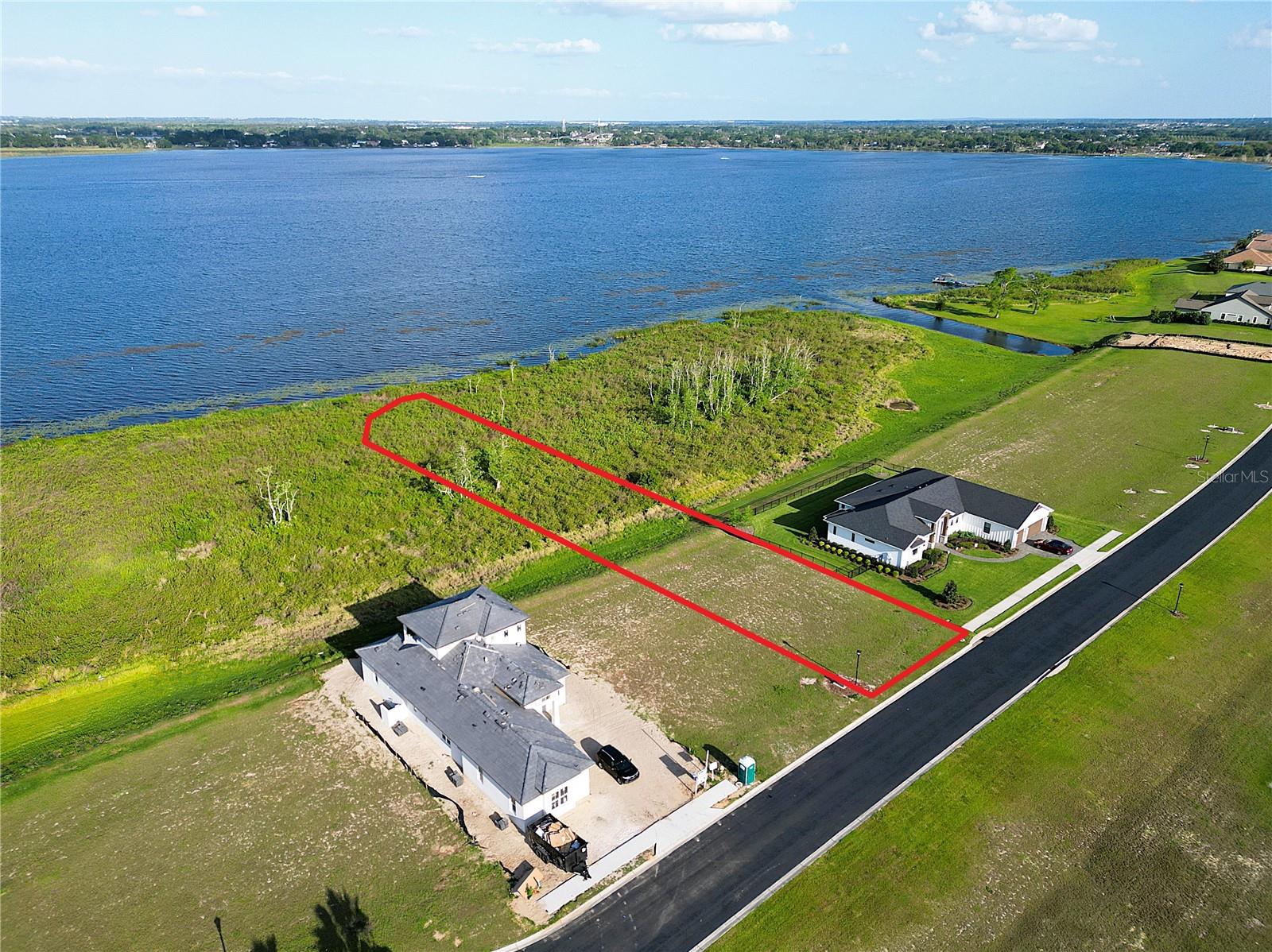 Image 4 of 41 For 328 Caladium Avenue