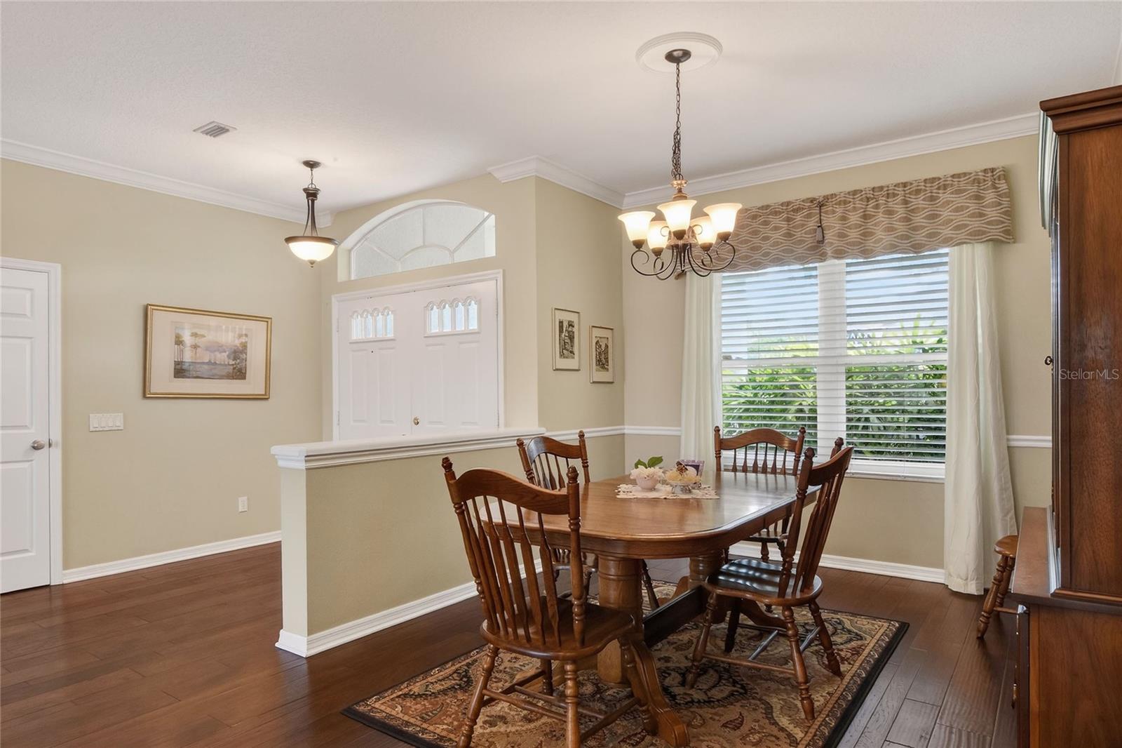 Image 11 of 76 For 858 Hanover Way