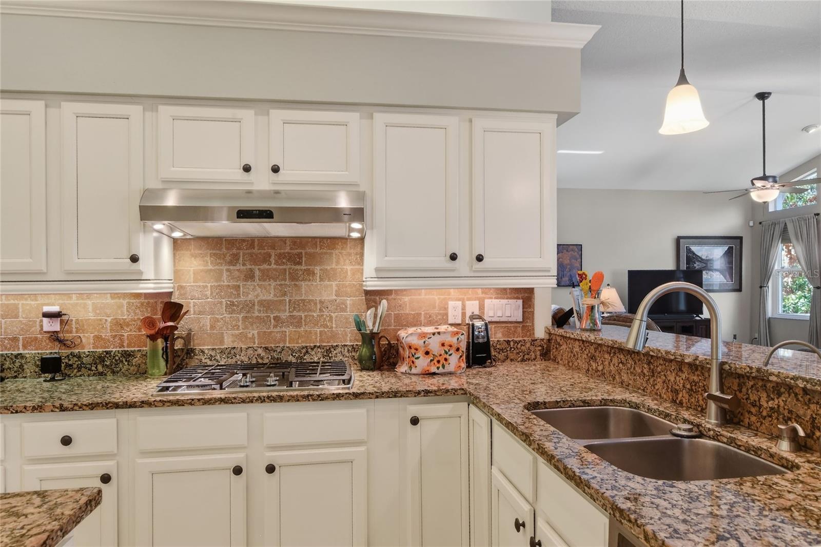 Image 23 of 76 For 858 Hanover Way