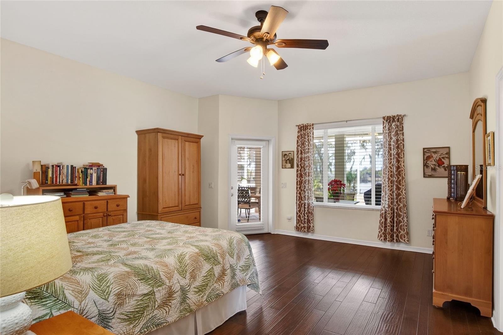 Image 26 of 76 For 858 Hanover Way