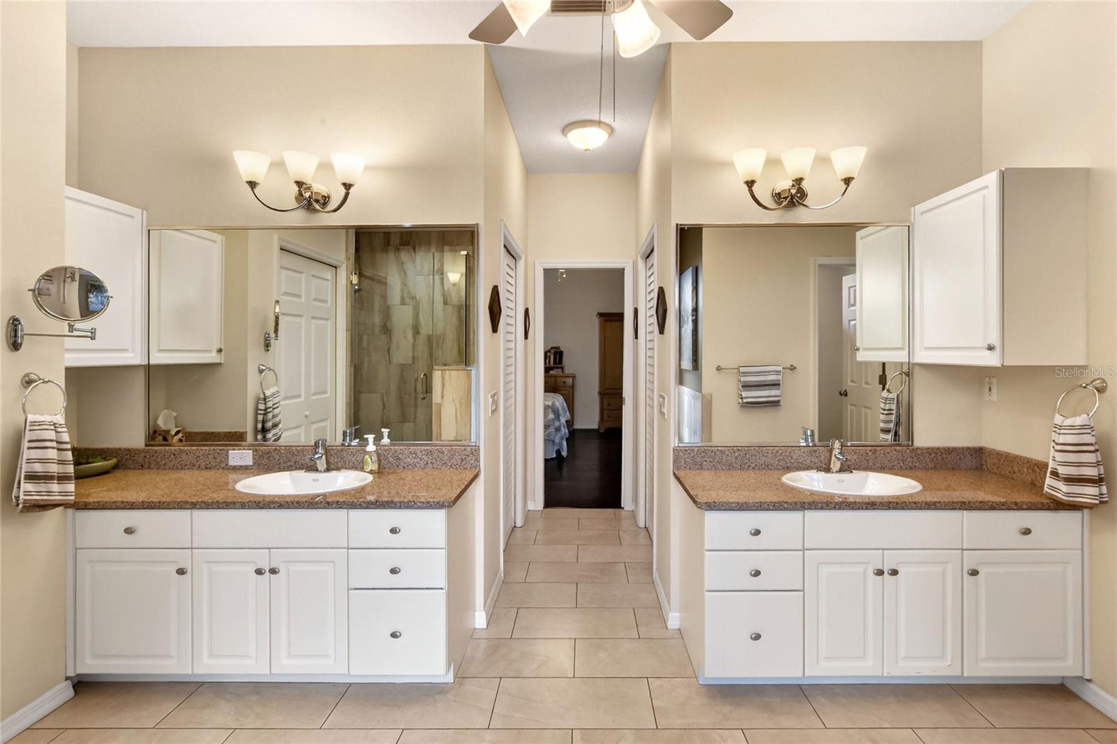 Image 32 of 76 For 858 Hanover Way