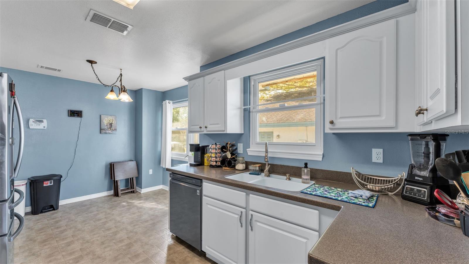 Image 10 of 32 For 5249 Nichols Drive W