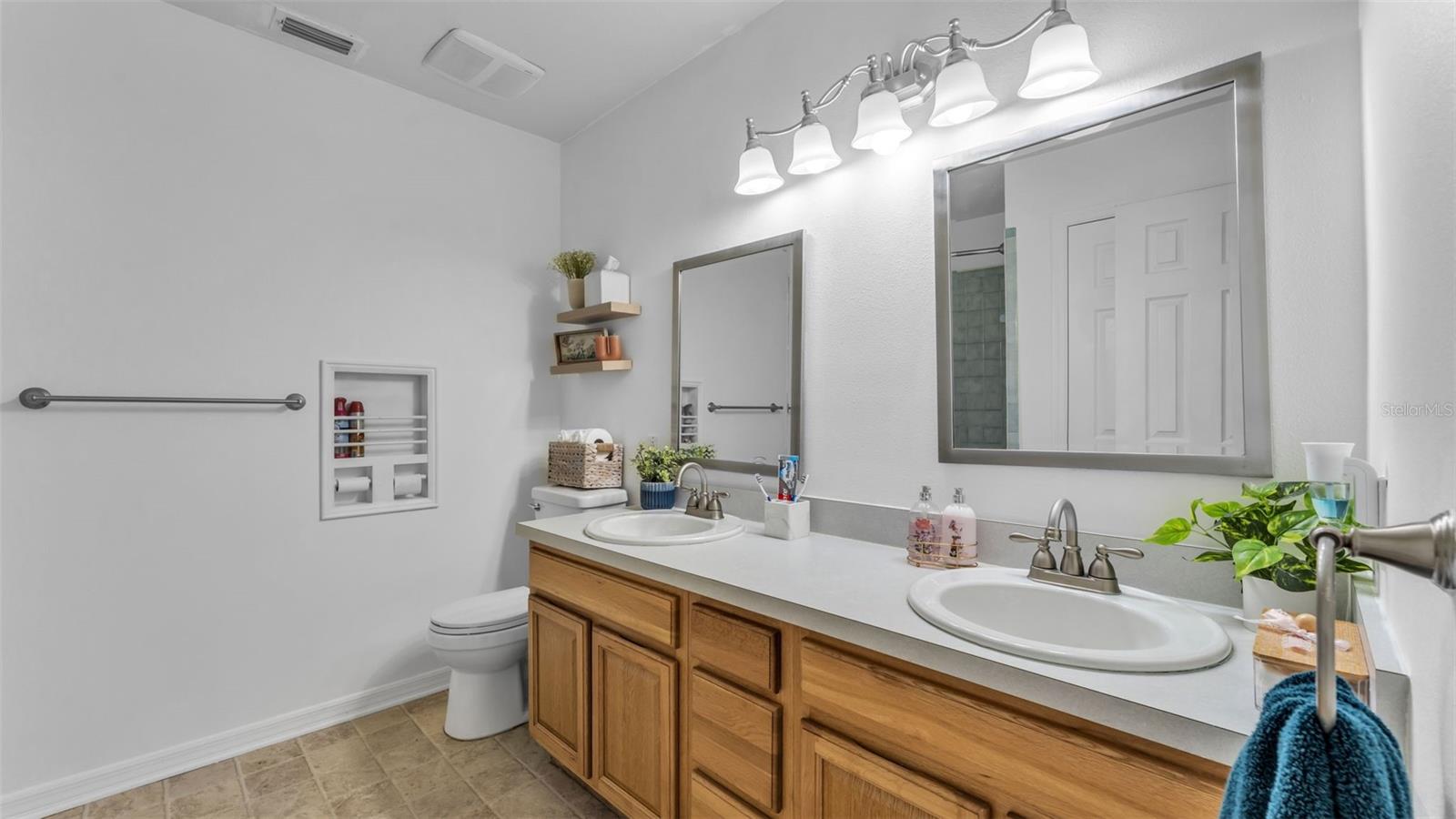 Image 18 of 32 For 5249 Nichols Drive W