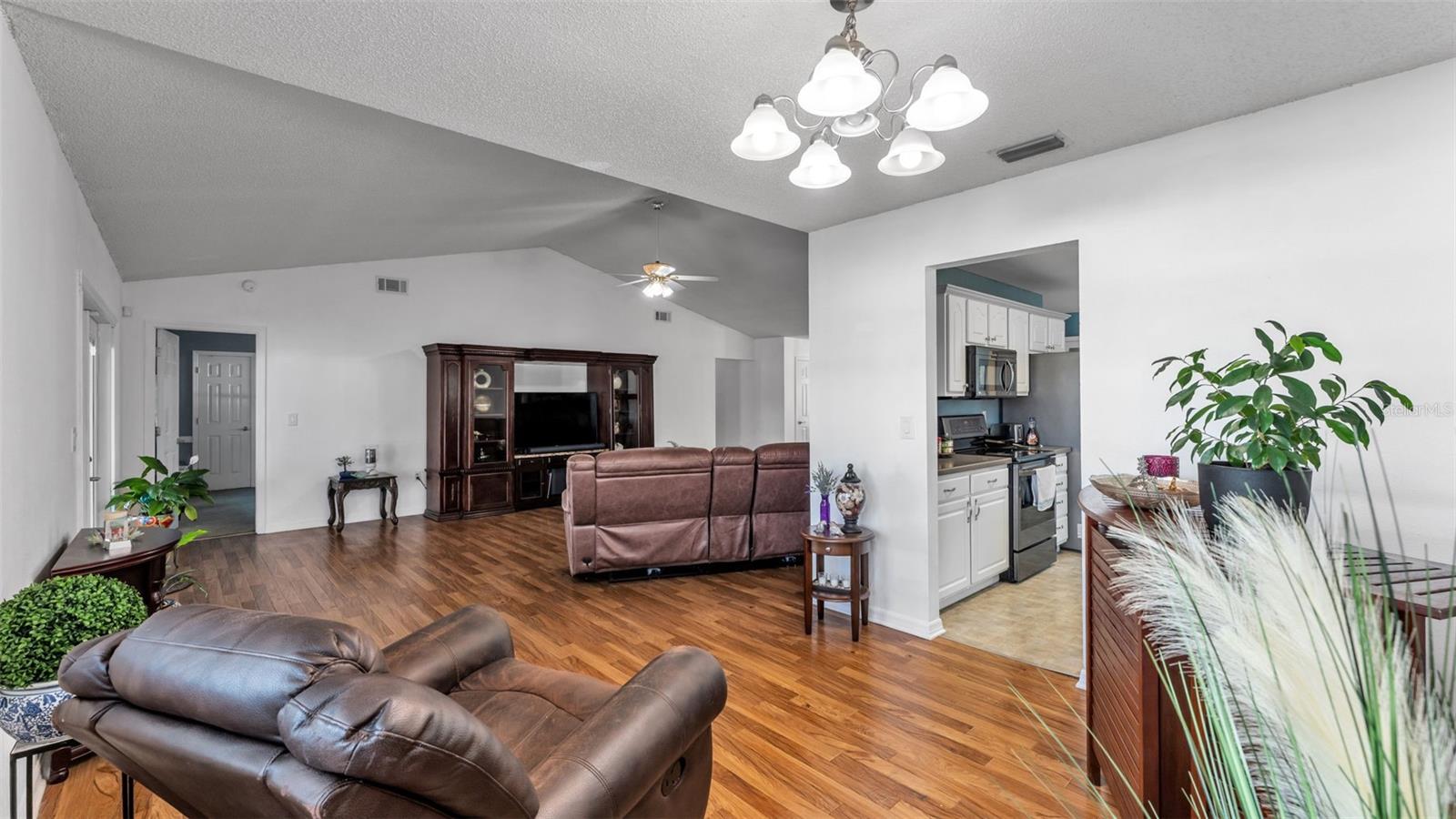 Image 6 of 32 For 5249 Nichols Drive W