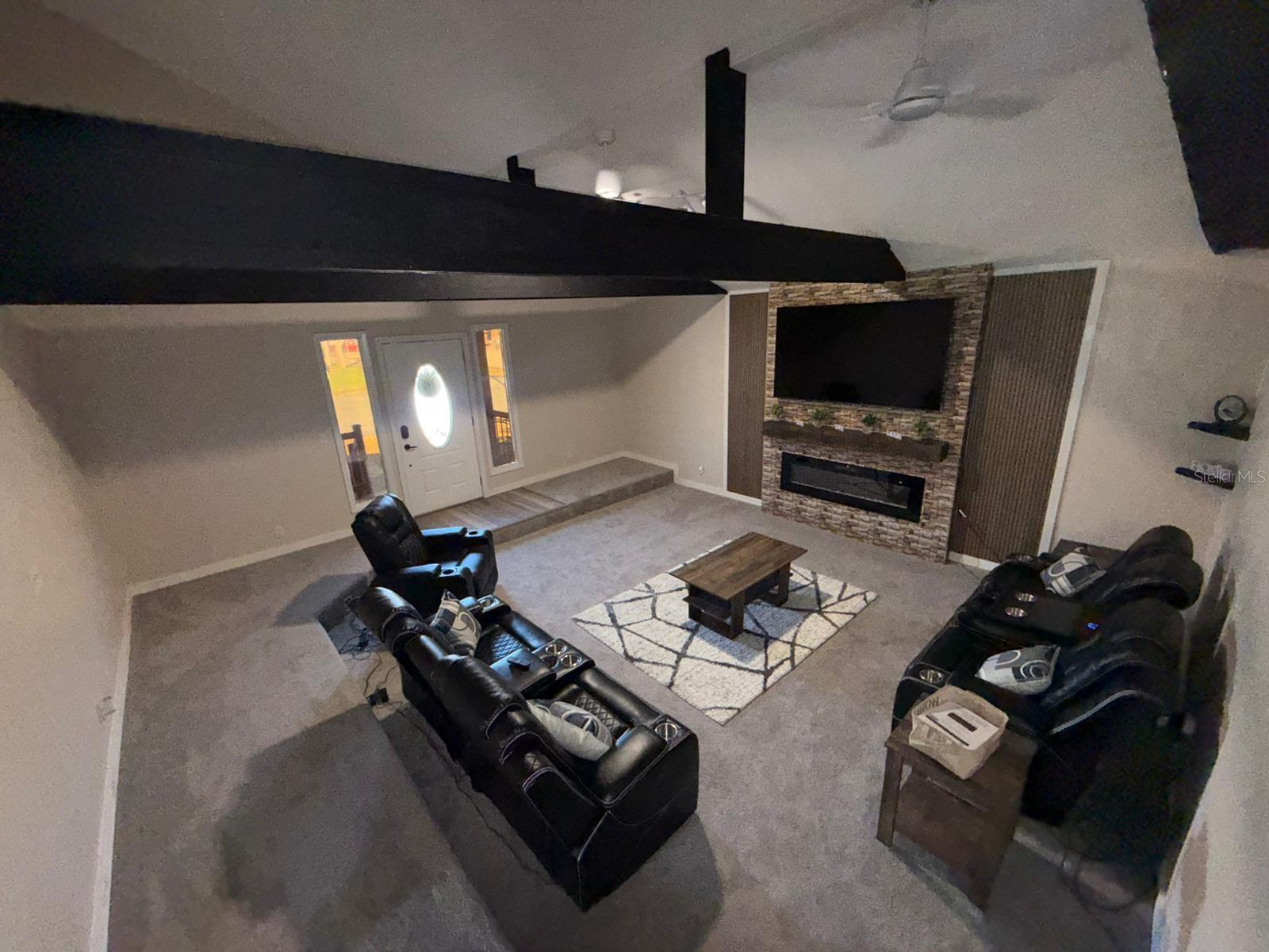 Image 21 of 31 For 208 Center Street