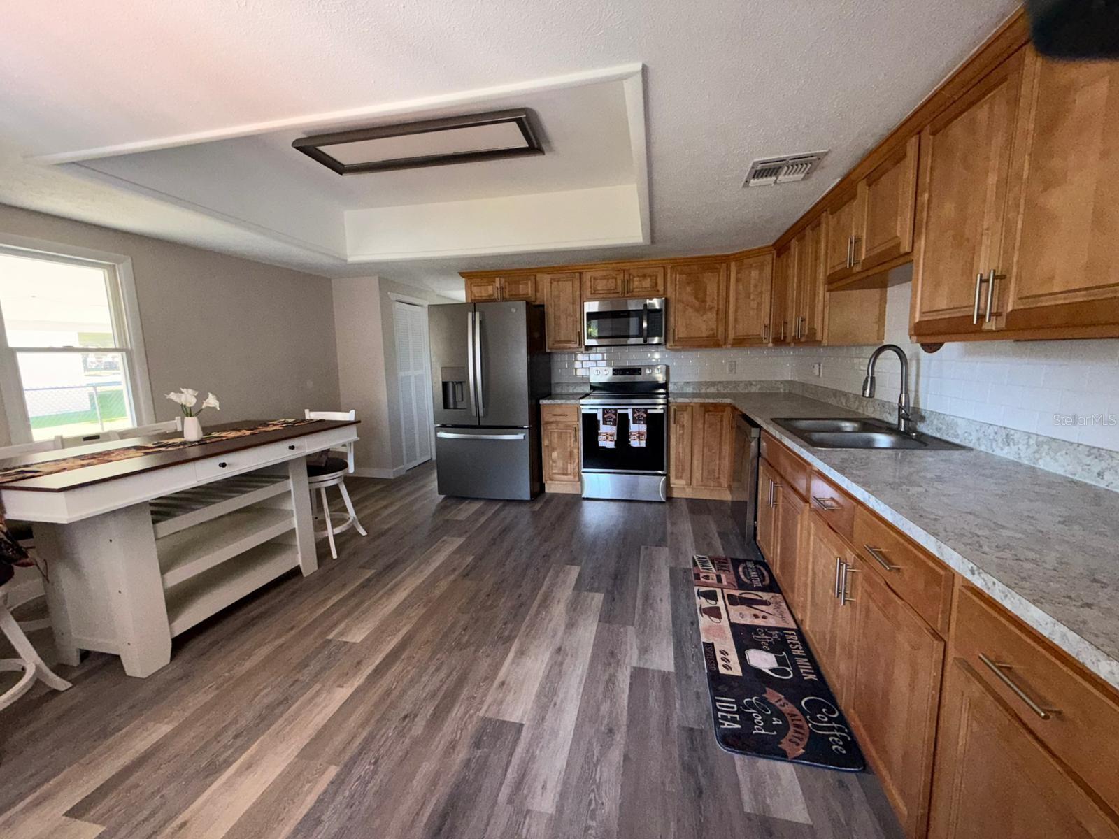 Image 3 of 31 For 208 Center Street