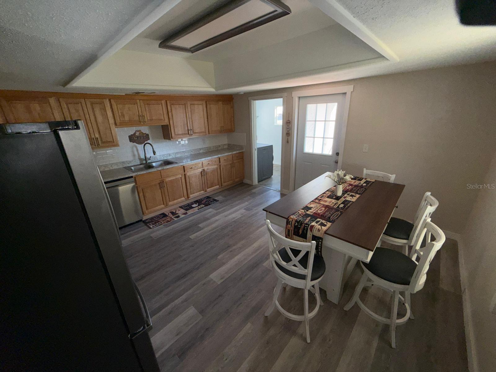 Image 6 of 31 For 208 Center Street