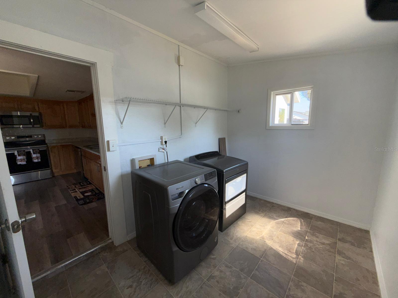 Image 11 of 36 For 208 Center St Street