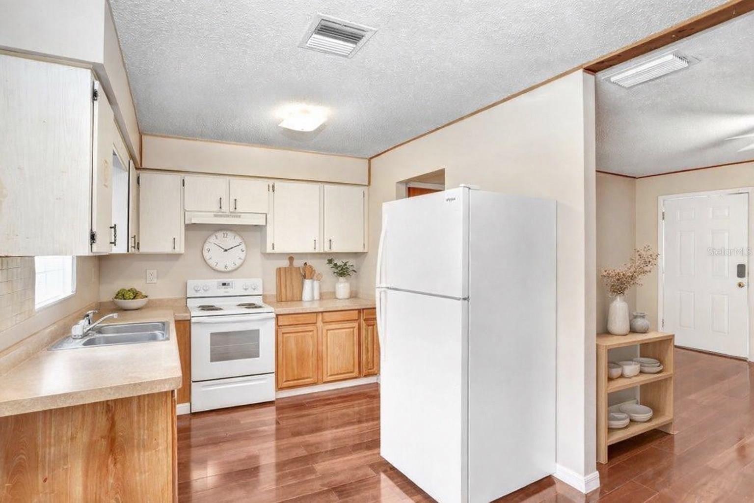 Image 10 of 25 For 825 Chamberlain Boulevard