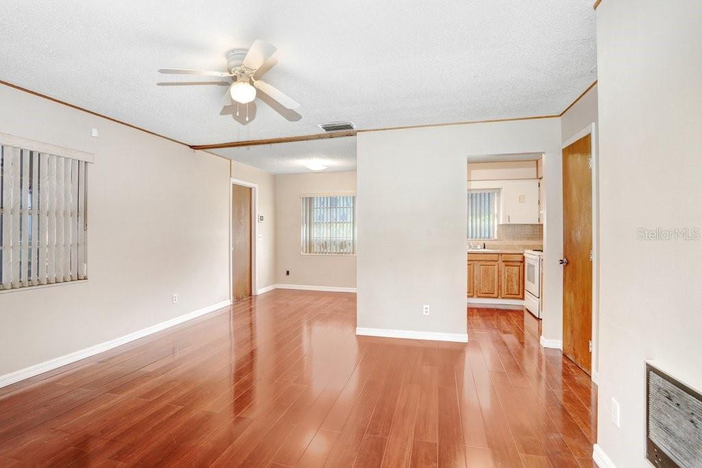 Image 17 of 25 For 825 Chamberlain Boulevard