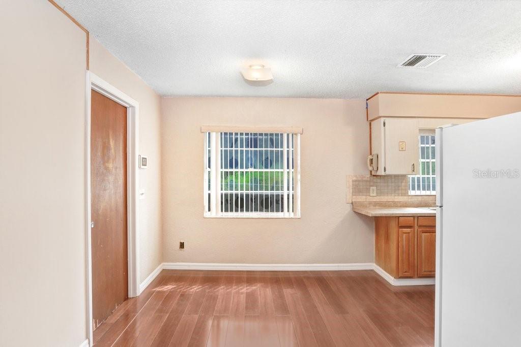 Image 23 of 25 For 825 Chamberlain Boulevard